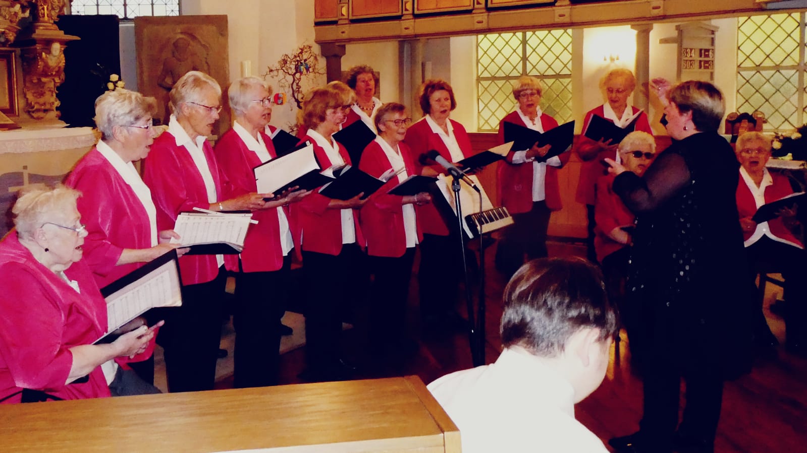 Frauen Chor Osterode mit dem Lied Farandole